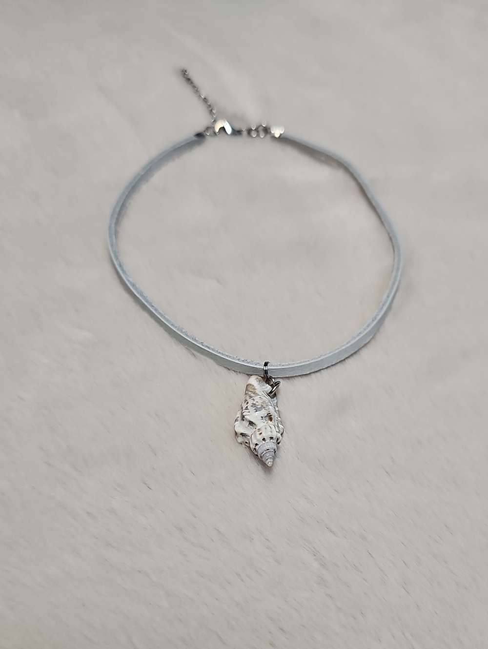 Handmade Seashell Choker – White Leather & Stainless Steel Hardware